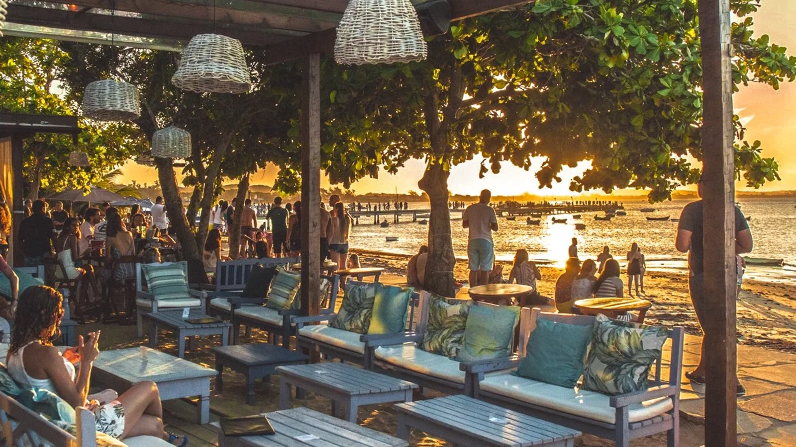 Natal em Búzios: Encanto, Diversão e Magia no Porto da Barra